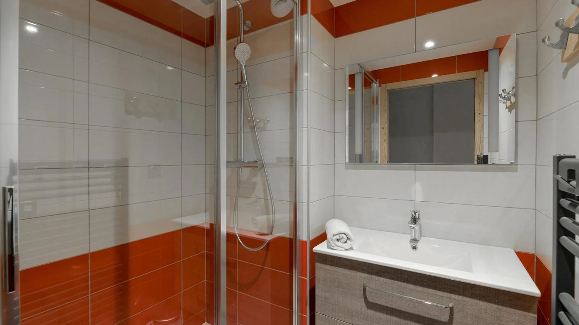 Charmant 2 Pieces Renove, Balcon, Proche Pistes, Acces Bien-Etre, Parking Gratuit, Animaux Admis - Fr-1-181-1986 La Plagne-Tarentaise شقة